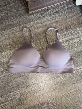 Maidenform 36 B Barely There Underwired T Shirt Bra
